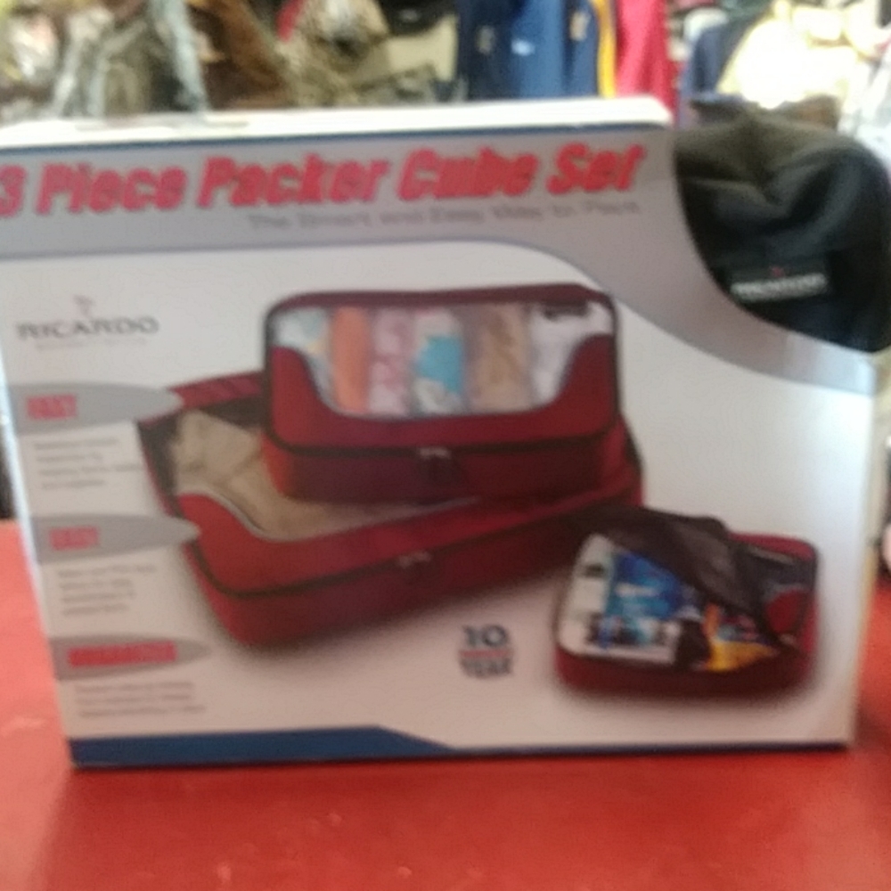 NWOT RICARDO BEVERLY HILLS 3PC. PACKER CUBE SET